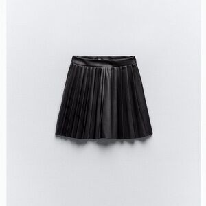 Zara Black Mini Pleated faux leather Skirt